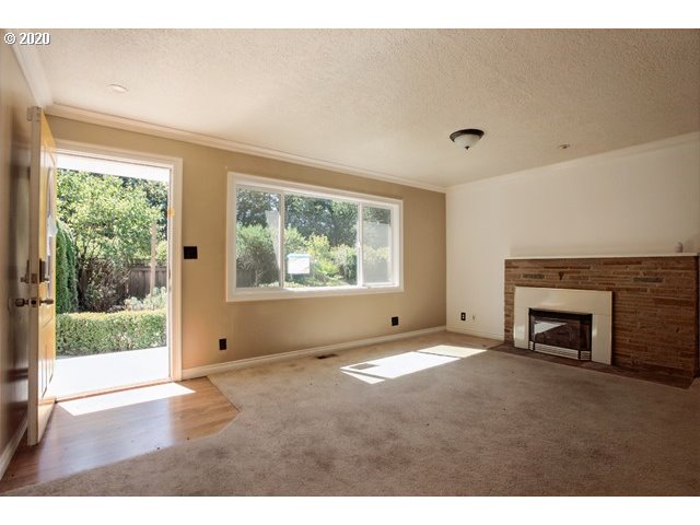 937 Country Club Road Lake Oswego, OR 97034 - Photo 2 of 28