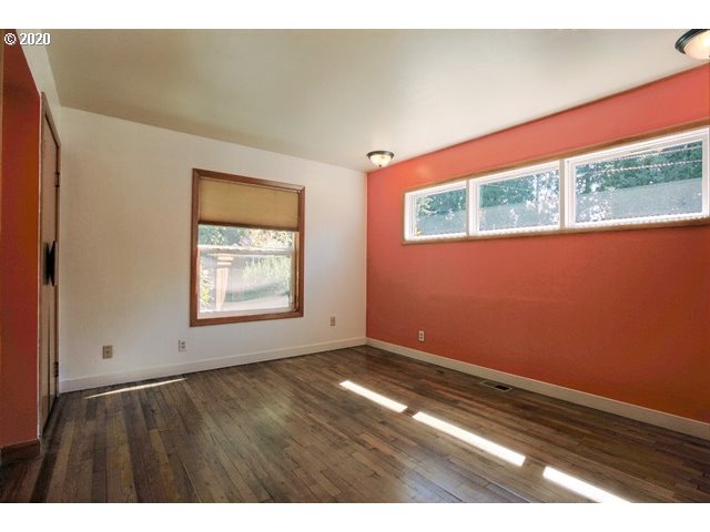 937 Country Club Road Lake Oswego, OR 97034 - Photo 13 of 28