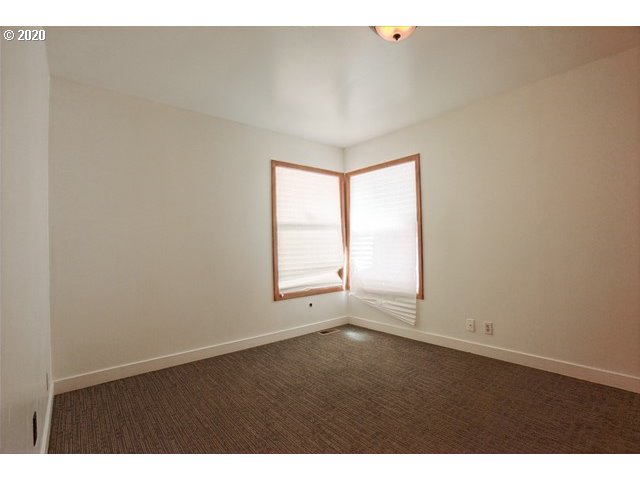 937 Country Club Road Lake Oswego, OR 97034 - Photo 14 of 28