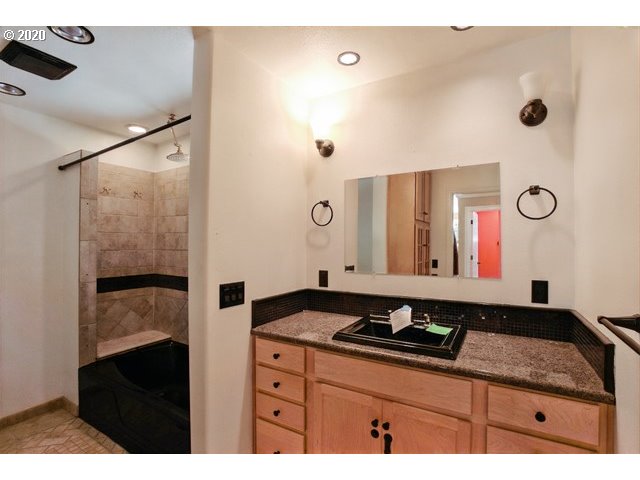 937 Country Club Road Lake Oswego, OR 97034 - Photo 15 of 28