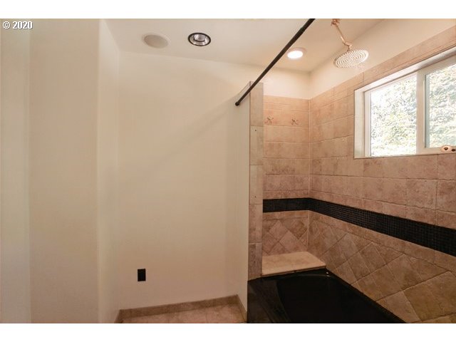 937 Country Club Road Lake Oswego, OR 97034 - Photo 16 of 28