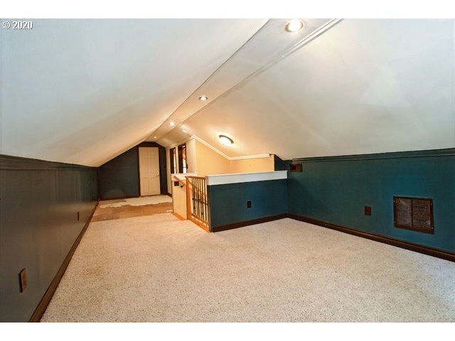 937 Country Club Road Lake Oswego, OR 97034 - Photo 17 of 28