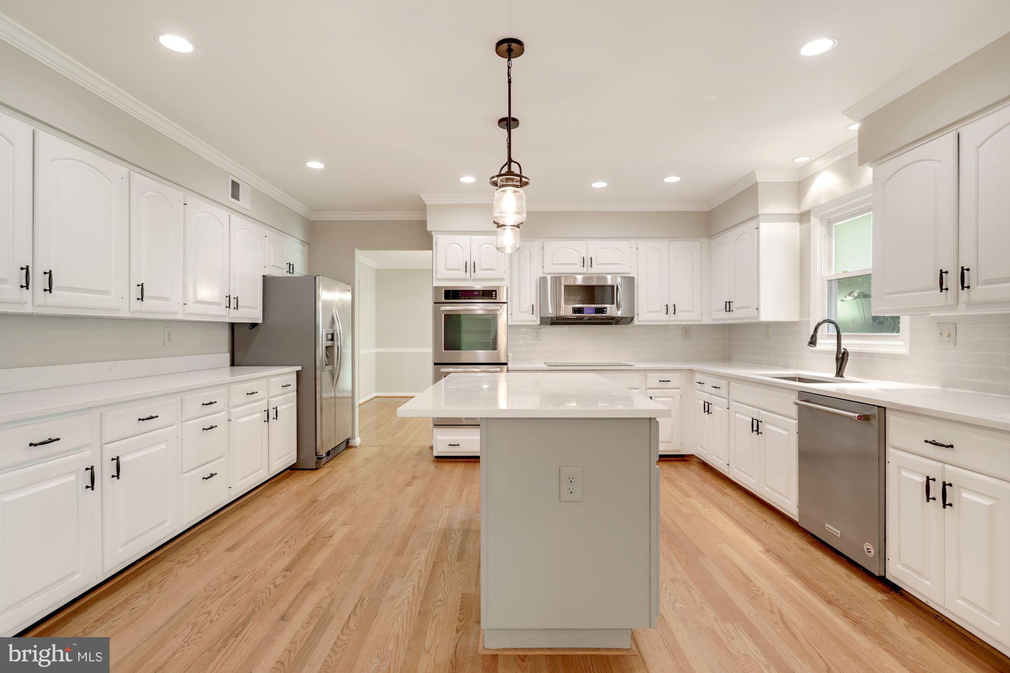 737 Ridge Drive McLean, VA 22101 - Photo 8 of 41 Kitchen Island