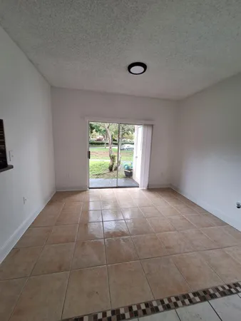 $2,150 | 1821 Northwest 96th Terrace, Unit 5F, Pembroke Pines, FL 33024