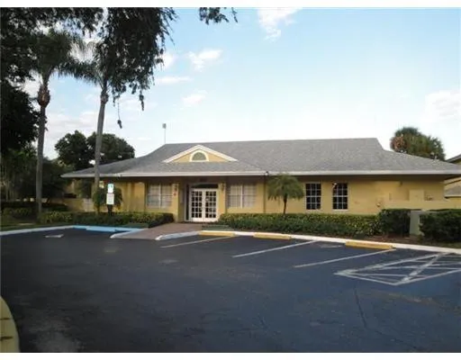 $2,150 | 1821 Northwest 96th Terrace, Unit 5F, Pembroke Pines, FL 33024