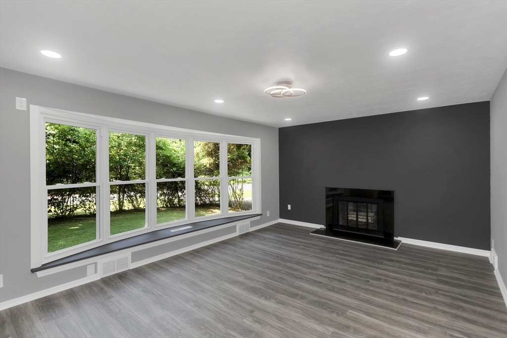 1988 Wilbraham Road Springfield, MA 01129 - Photo 9 of 39