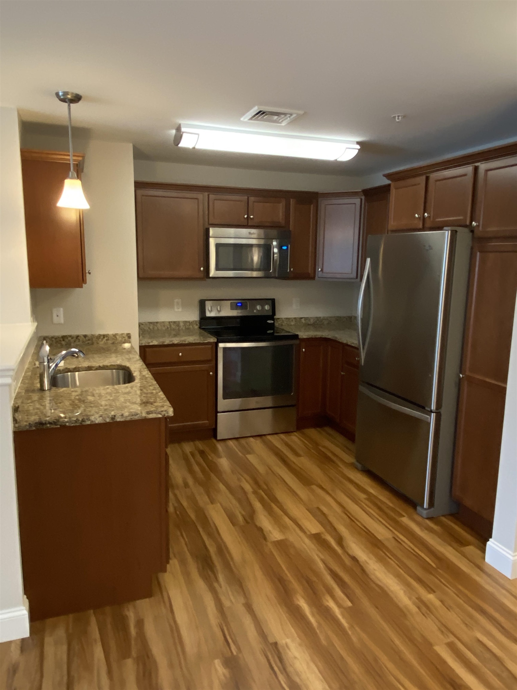 3 Furnival Road, Unit 110 Nashua, NH 03064 - Photo 2 of 8