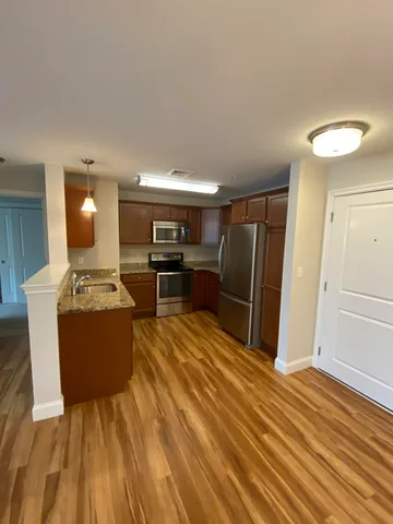 $1,995 | 3 Furnival Road, Unit 110, Nashua, NH 03064