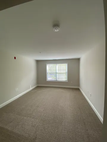 $1,995 | 3 Furnival Road, Unit 110, Nashua, NH 03064