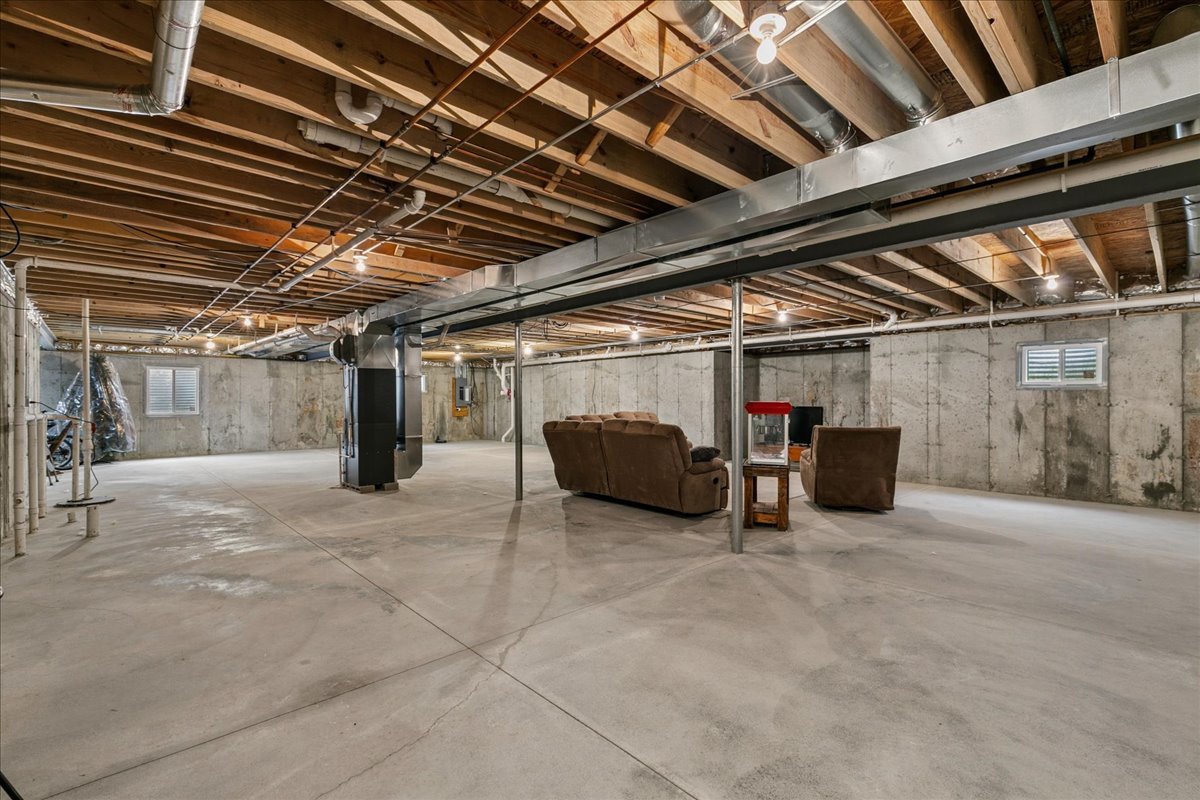 1015 Meadow Path Manteno, IL 60950 - Photo 20 of 26 a view of a garage