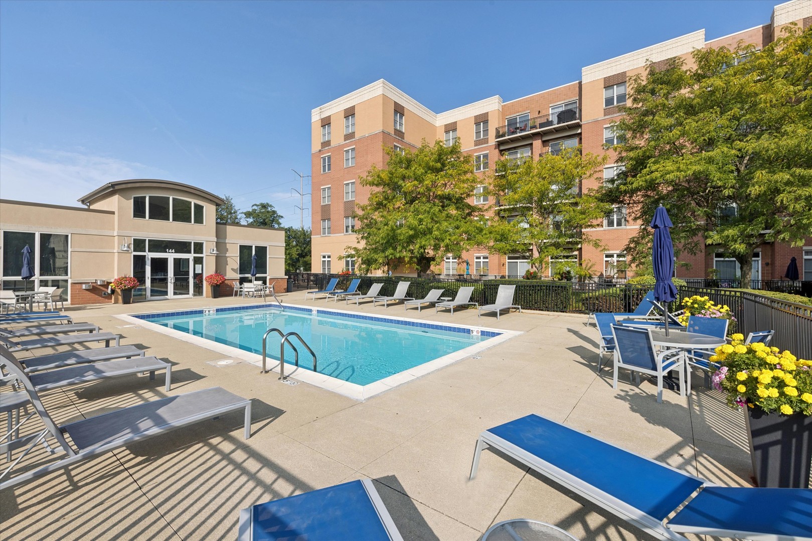 300 Village Circle, Unit 207 Willow Springs, IL 60480 - Photo 13 of 16