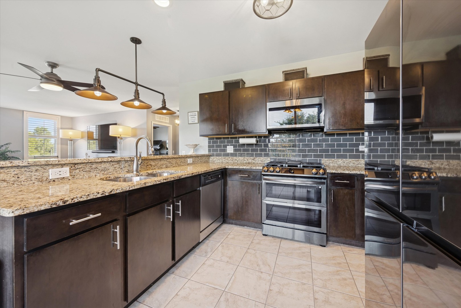 300 Village Circle, Unit 207 Willow Springs, IL 60480 - Photo 4 of 16