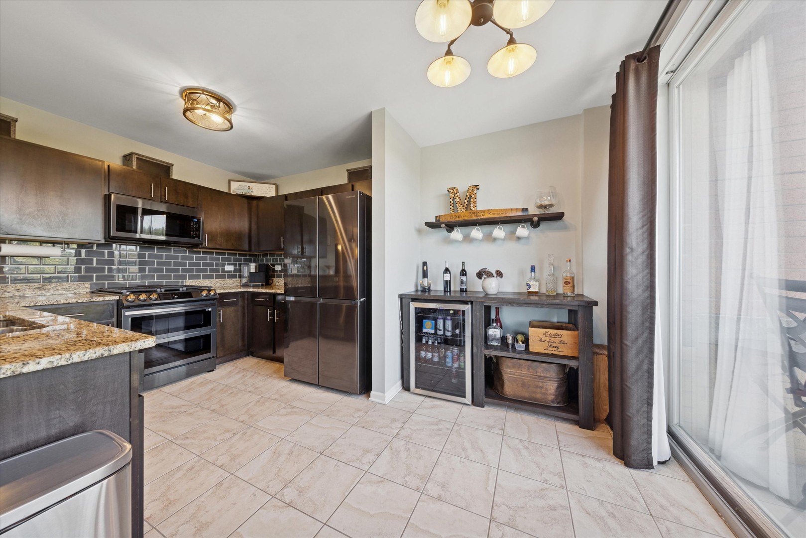 300 Village Circle, Unit 207 Willow Springs, IL 60480 - Photo 5 of 16