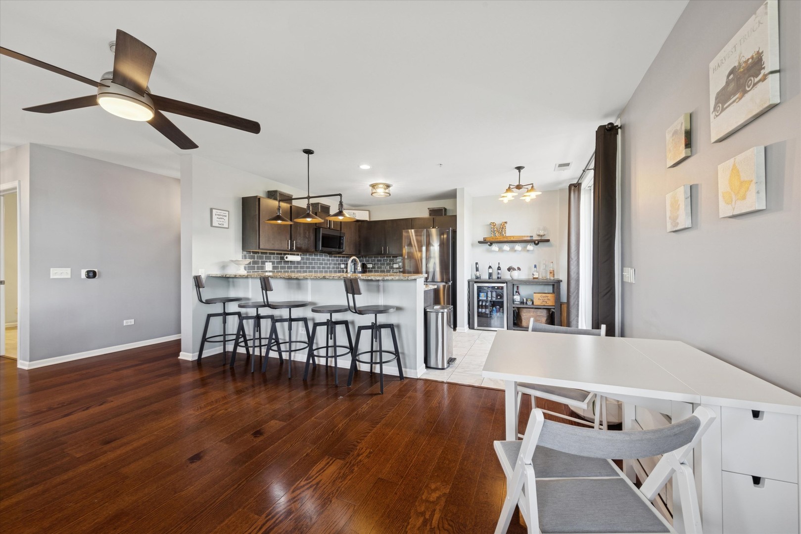 300 Village Circle, Unit 207 Willow Springs, IL 60480 - Photo 7 of 16