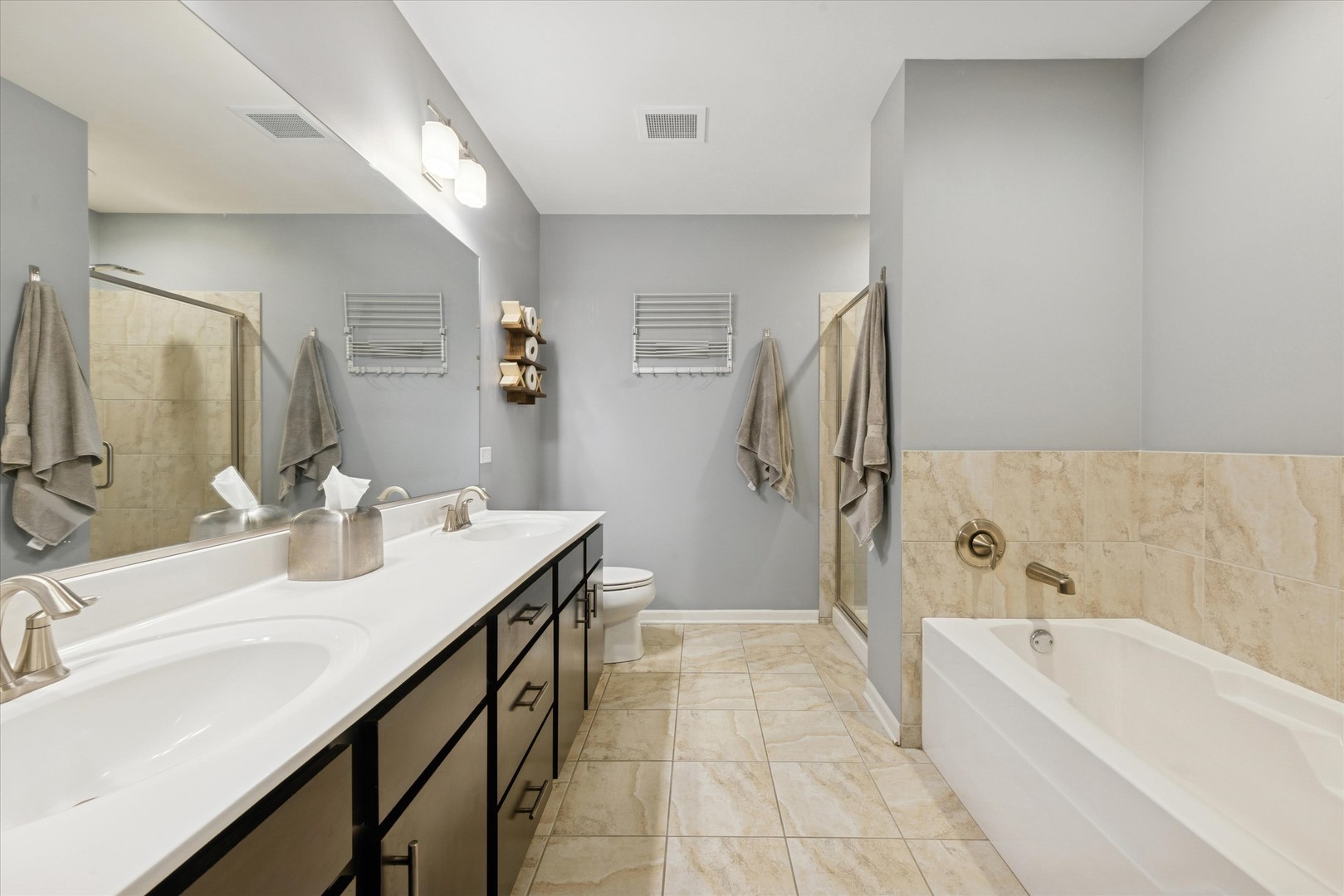 300 Village Circle, Unit 207 Willow Springs, IL 60480 - Photo 9 of 16