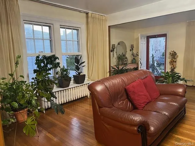 $1,499,998 | 148-24 Kalmia Avenue | Flushing