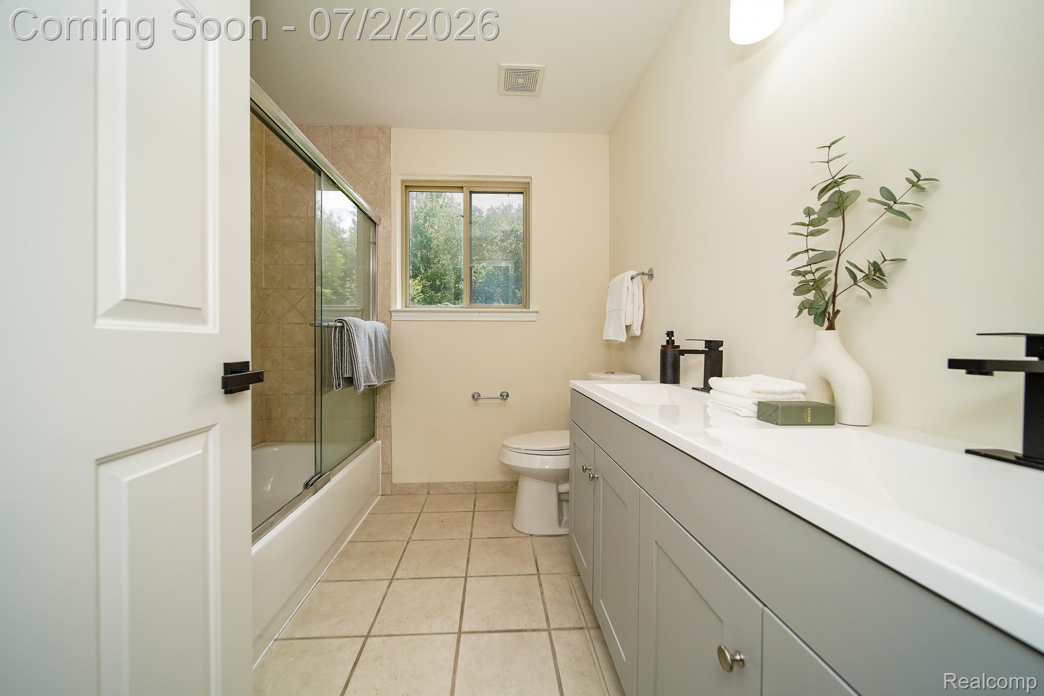 5558 Bedell Road Sterling Heights, MI 48310 - Photo 62 of 77 DDS04958.jpg