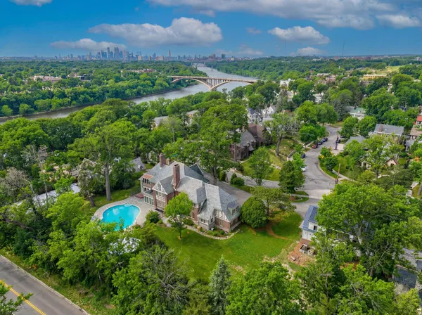 $2,495,000 | 71 Otis Lane, St. Paul, MN 55104