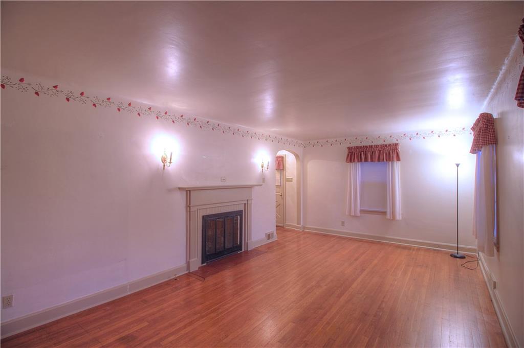 137 Briercliff Road Beaver Falls, PA 15010 - Photo 5 of 25 This view of the Living Room looks towards the front of the home and Entry way.
