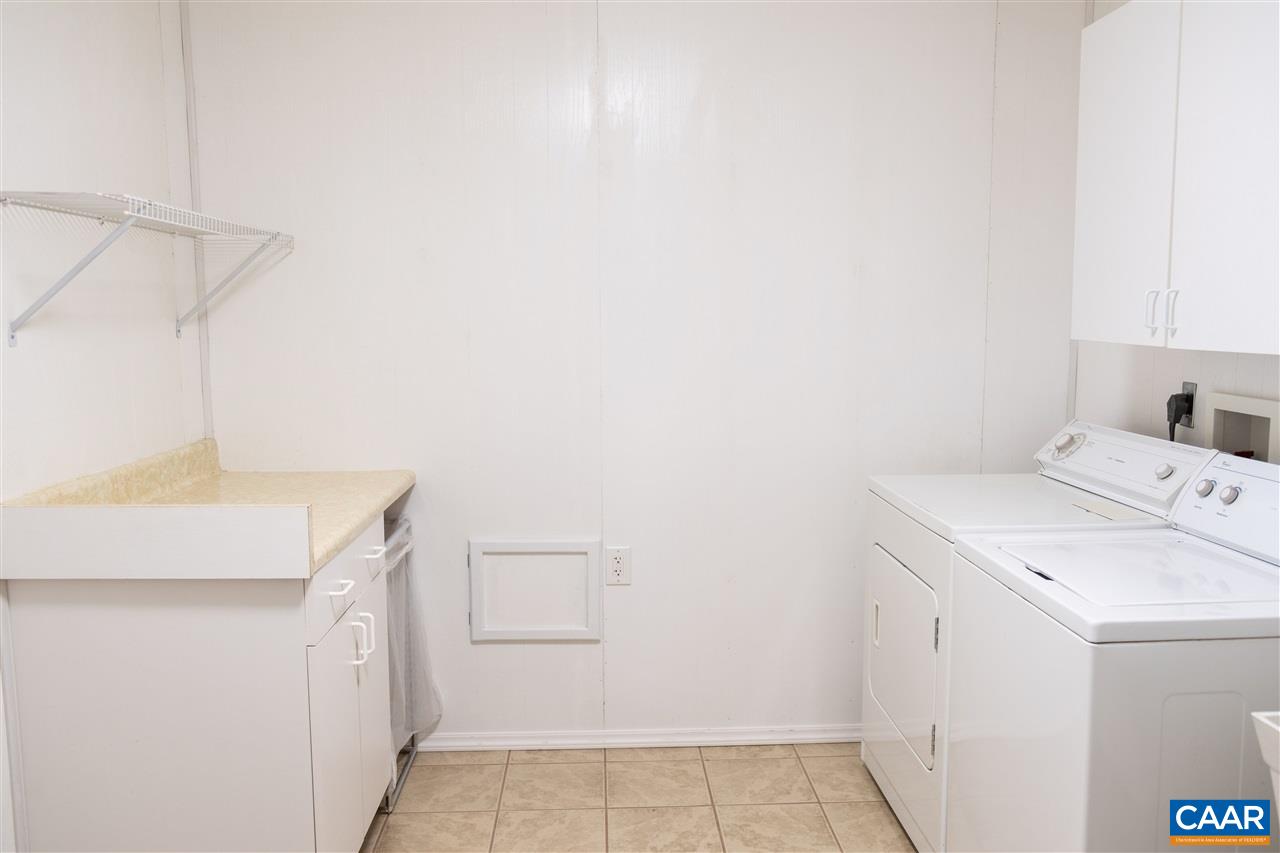 29 East Point Road Palmyra, VA 22963 - Photo 28 of 33 a utility room with dryer and washer