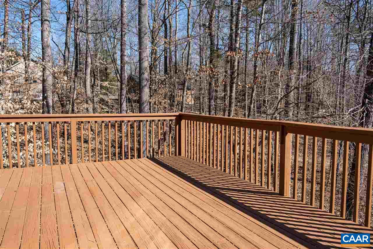 29 East Point Road Palmyra, VA 22963 - Photo 6 of 33 a balcony with wooden floor and fence