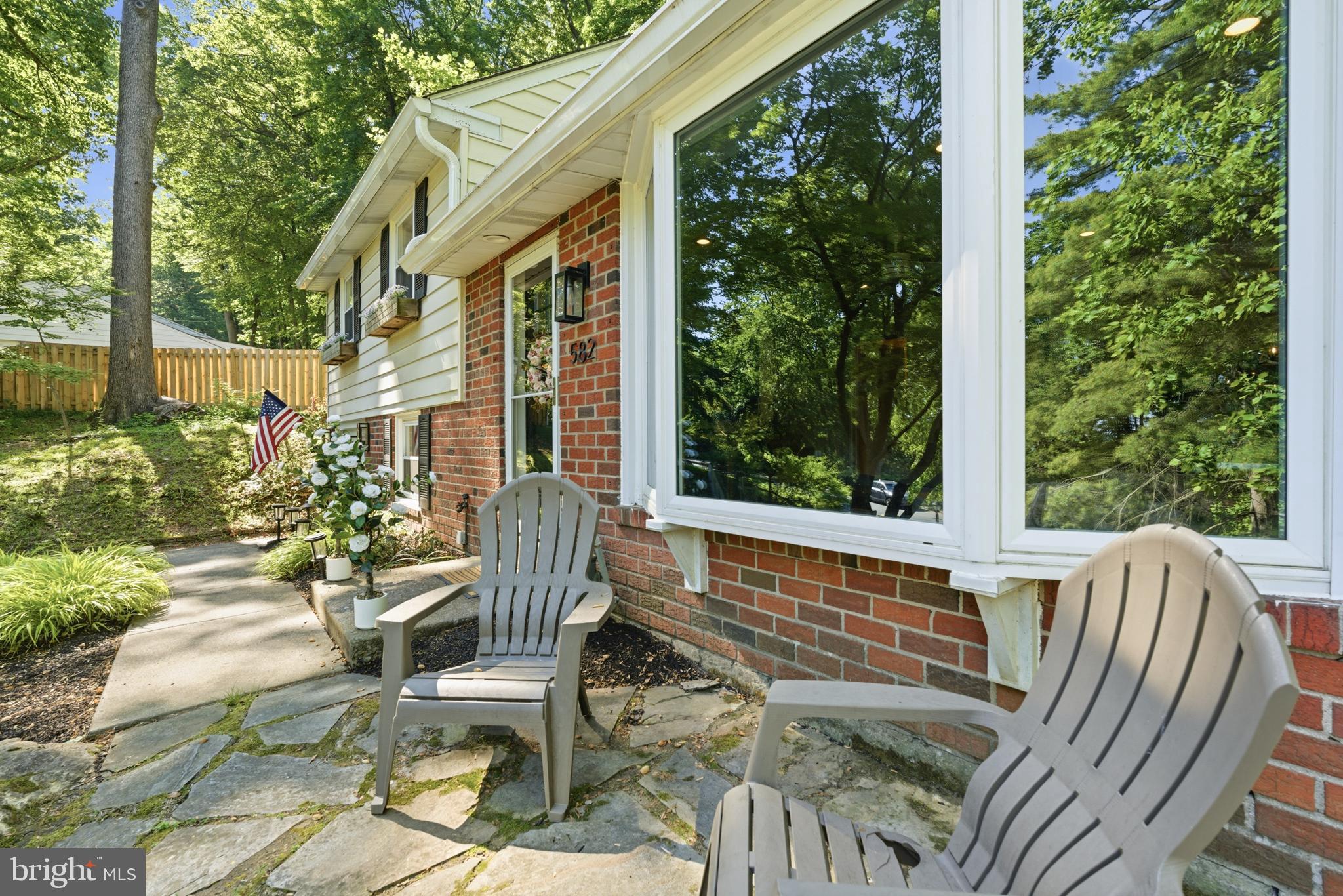582 Forest Road Wayne, PA 19087 - Photo 4 of 44
