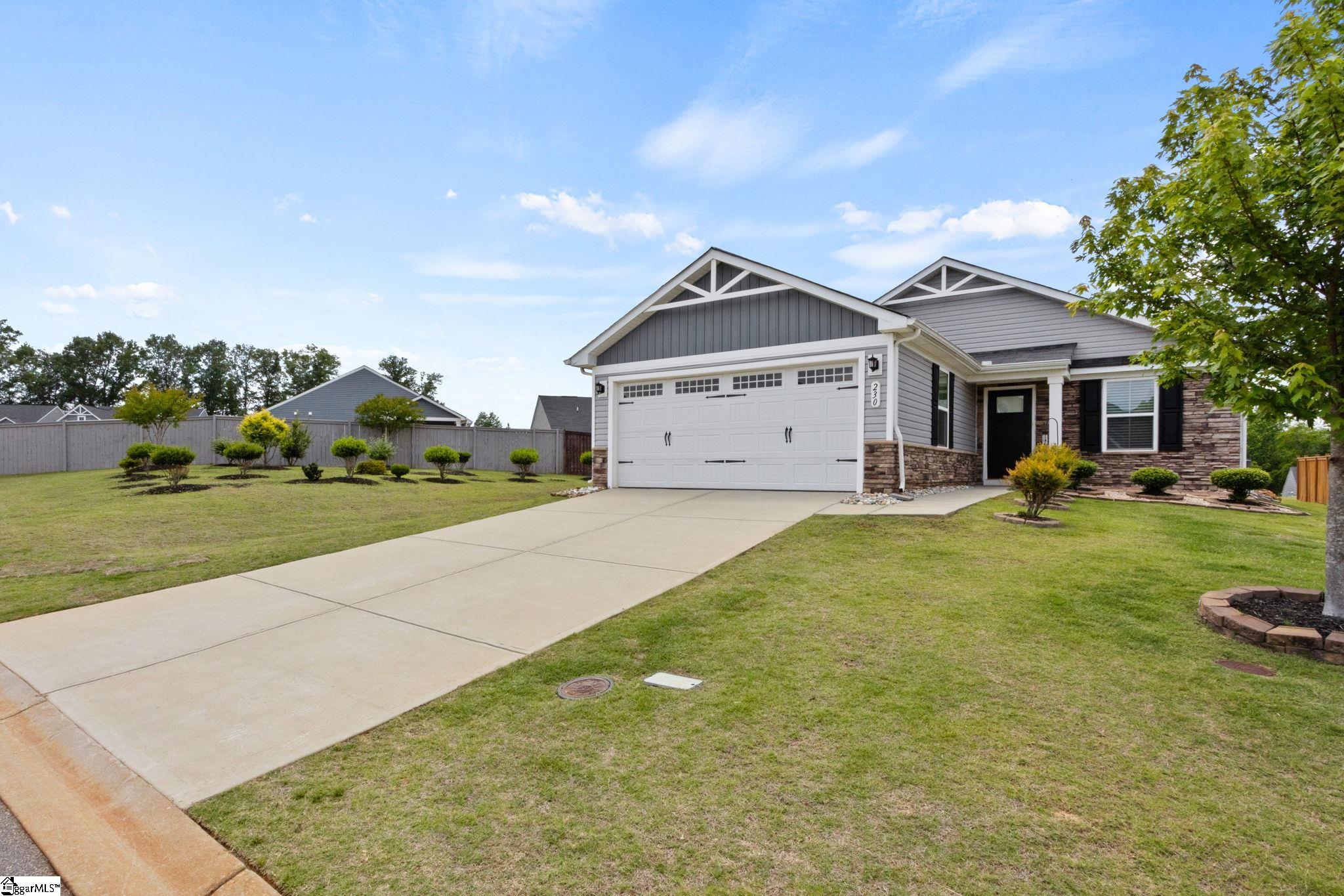 230 Bending Branch Road Greenville, SC 29605 - Photo 4 of 37 Gallery Image 4