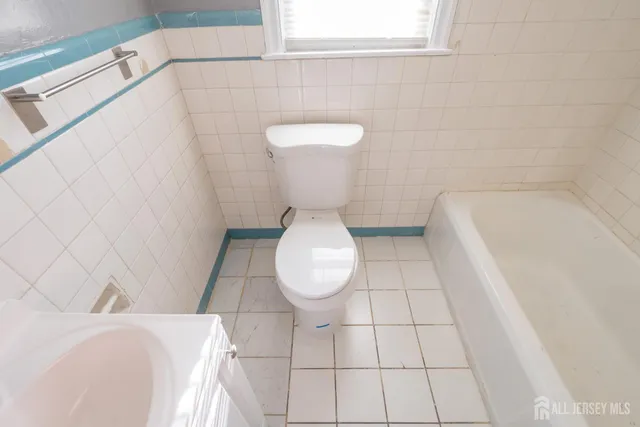 $3,000 | 217 MacArthur Avenue, Sayreville, NJ 08872