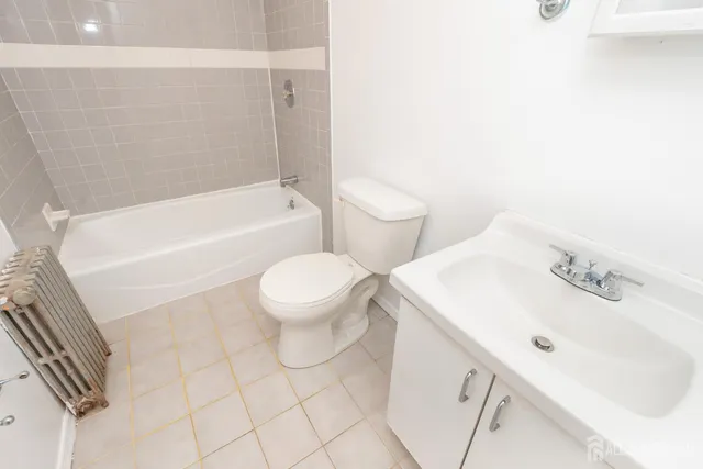 $3,000 | 217 MacArthur Avenue, Sayreville, NJ 08872