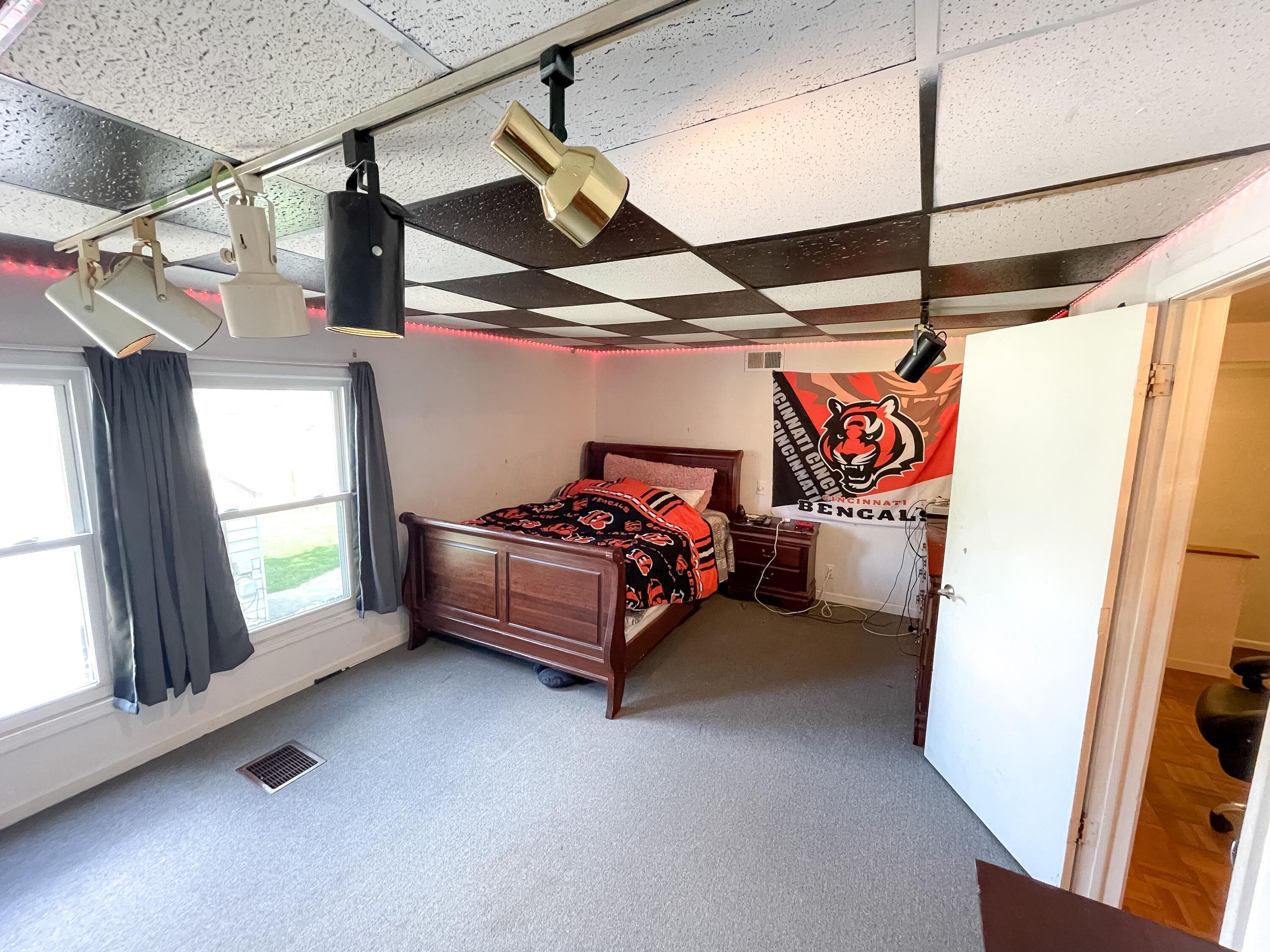 216 Sturbridge Road Columbus, OH 43228 - Photo 23 of 34 Gallery Image 23