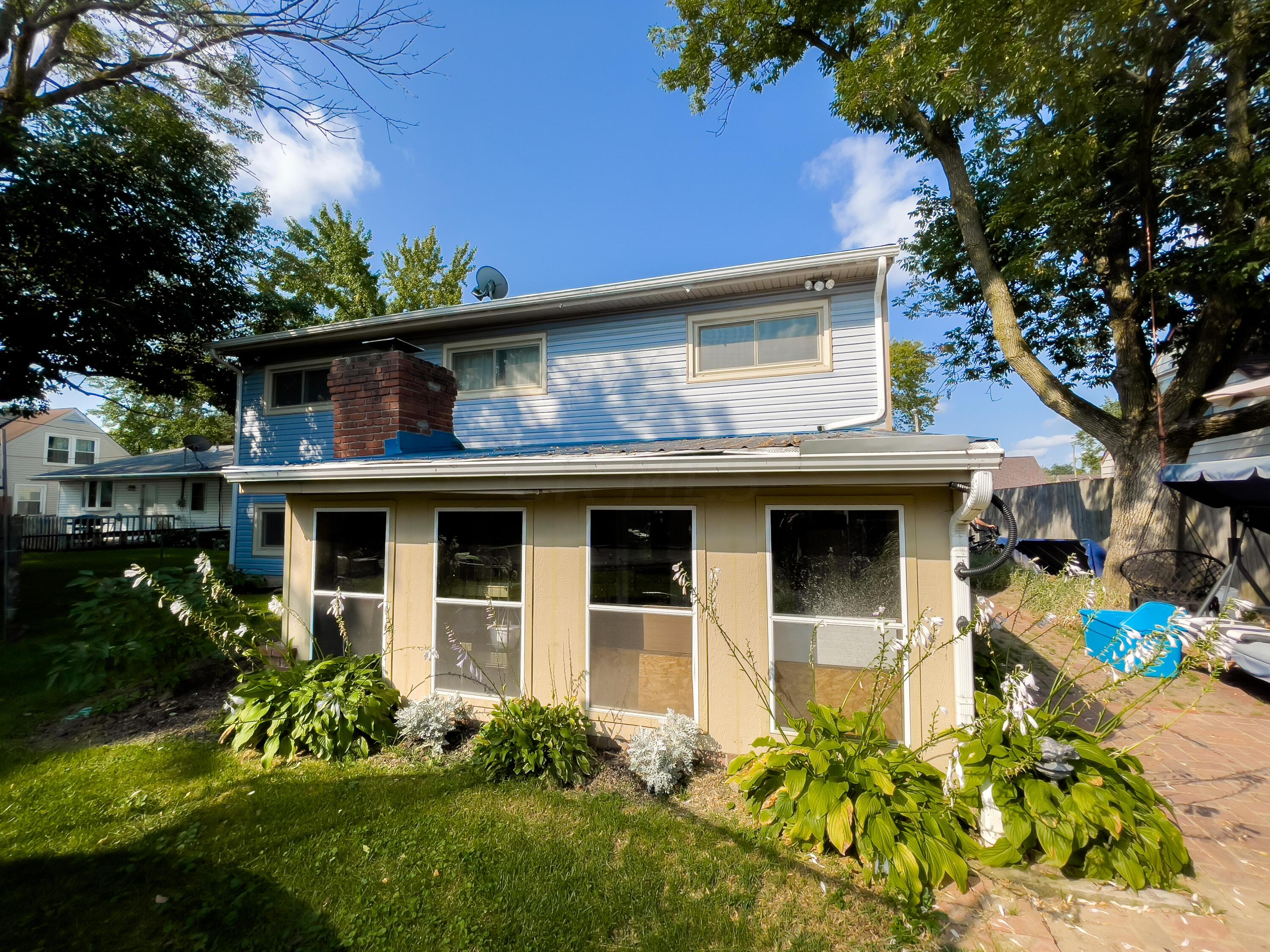 216 Sturbridge Road Columbus, OH 43228 - Photo 3 of 34 Gallery Image 3