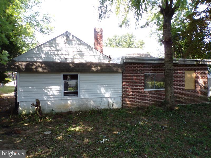 682 Rennard Street Philadelphia, PA 19116 - Photo 4 of 15