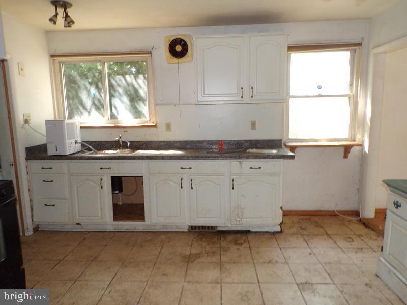 682 Rennard Street Philadelphia, PA 19116 - Photo 7 of 15