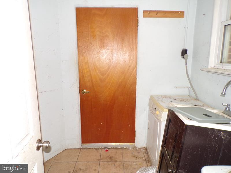 682 Rennard Street Philadelphia, PA 19116 - Photo 8 of 15