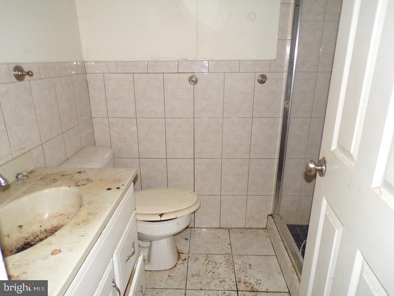 682 Rennard Street Philadelphia, PA 19116 - Photo 9 of 15