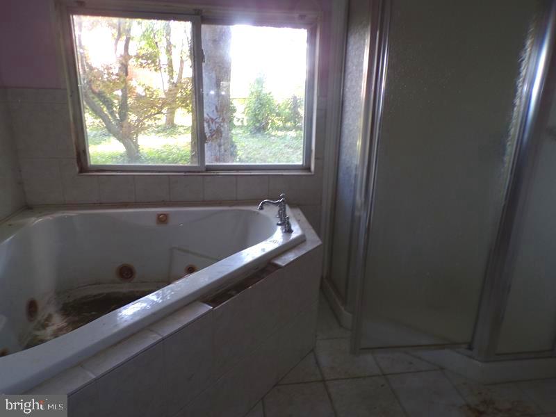 682 Rennard Street Philadelphia, PA 19116 - Photo 10 of 15