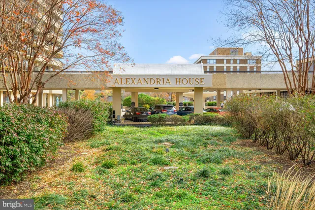 $845,000 | 400 Madison Street, Unit 304, Alexandria, VA 22314