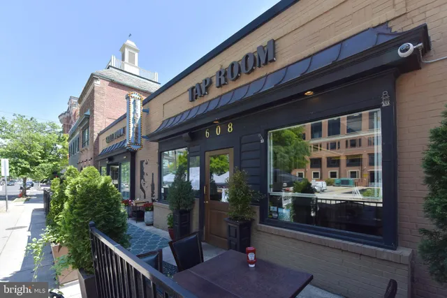 $845,000 | 400 Madison Street, Unit 304, Alexandria, VA 22314