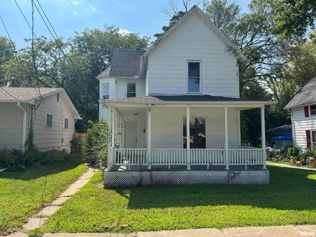 $89,900 | 1007 29th Street, Moline, IL 61265