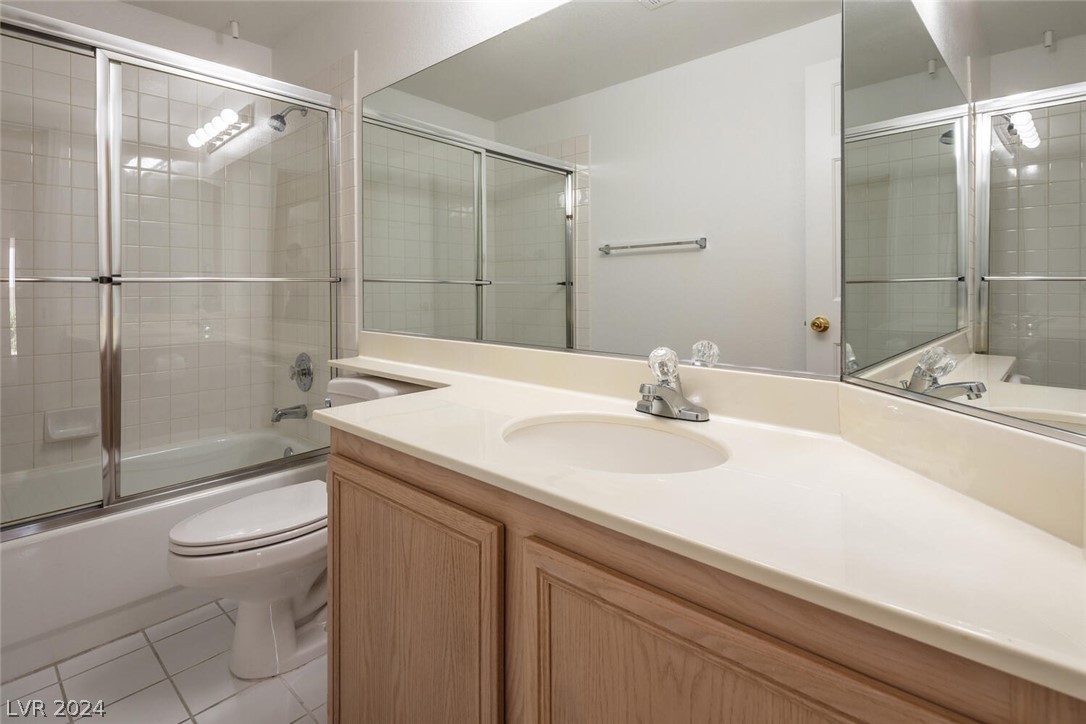 2357 Ramsgate Drive Henderson, NV 89074 - Photo 32 of 38 Guest bathroom with ample counter space and tub/sh