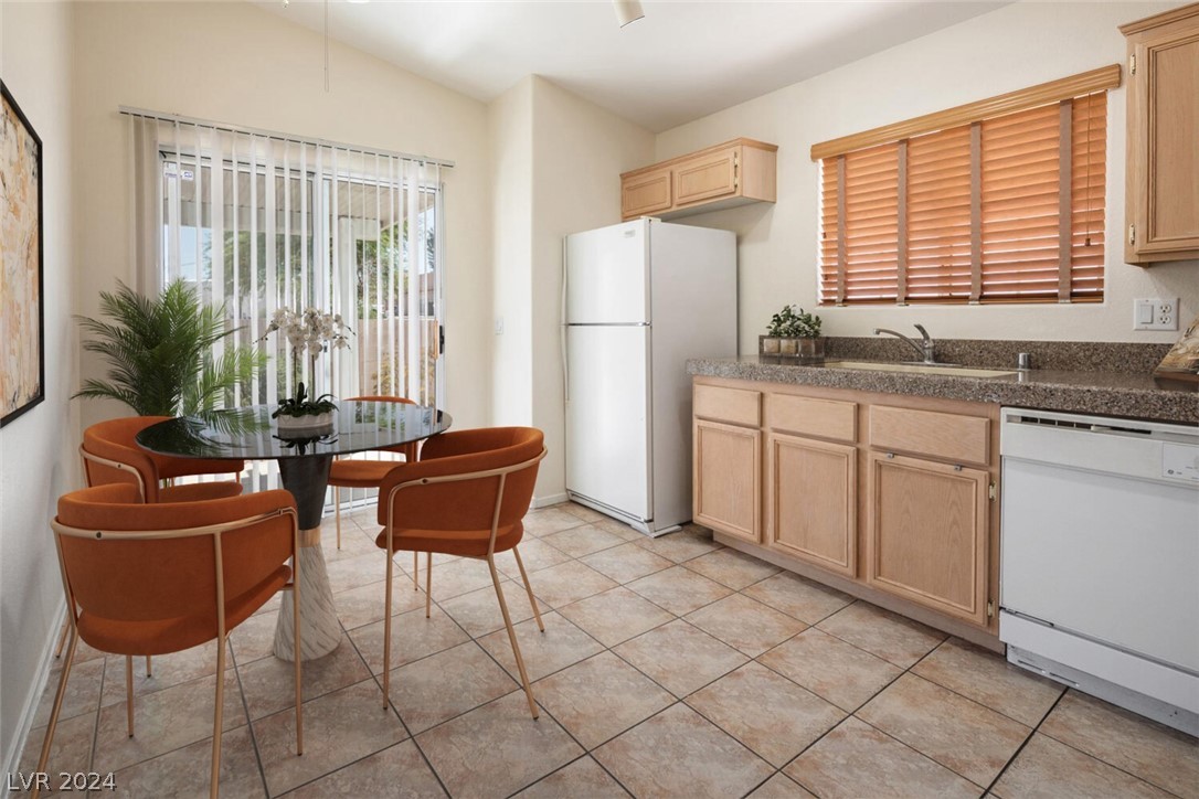 2357 Ramsgate Drive Henderson, NV 89074 - Photo 8 of 38 Kitchen with eat-in breakfast nook.