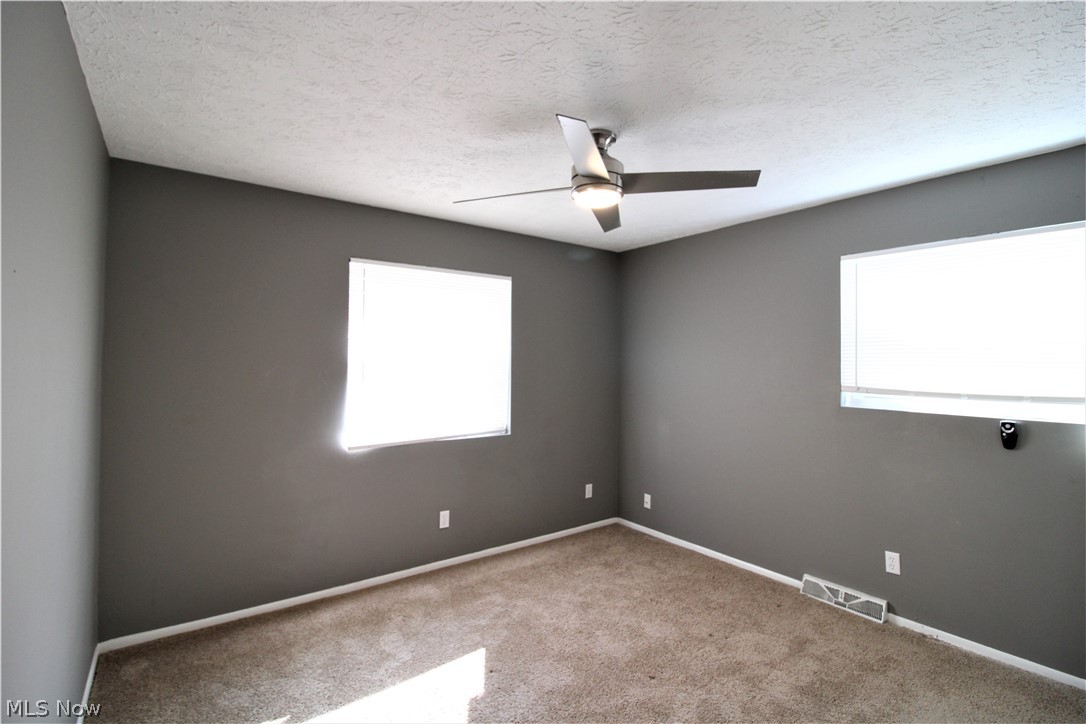 3055 Ashwood Road Cleveland, OH 44120 - Photo 12 of 24 Gallery Image 12