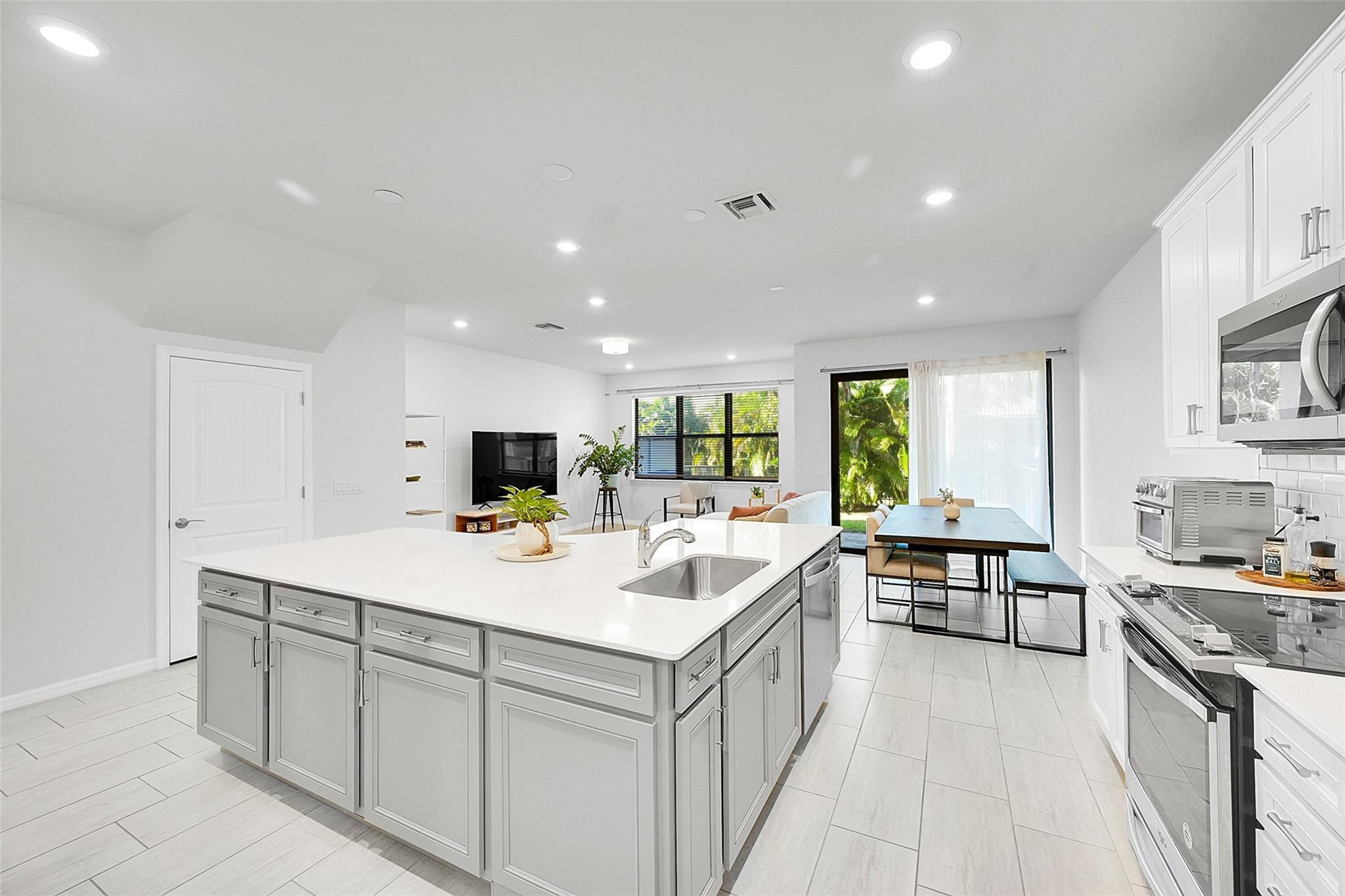 8247 Cinch Way Lake Worth, FL 33467 - Photo 8 of 33 Photo 8
