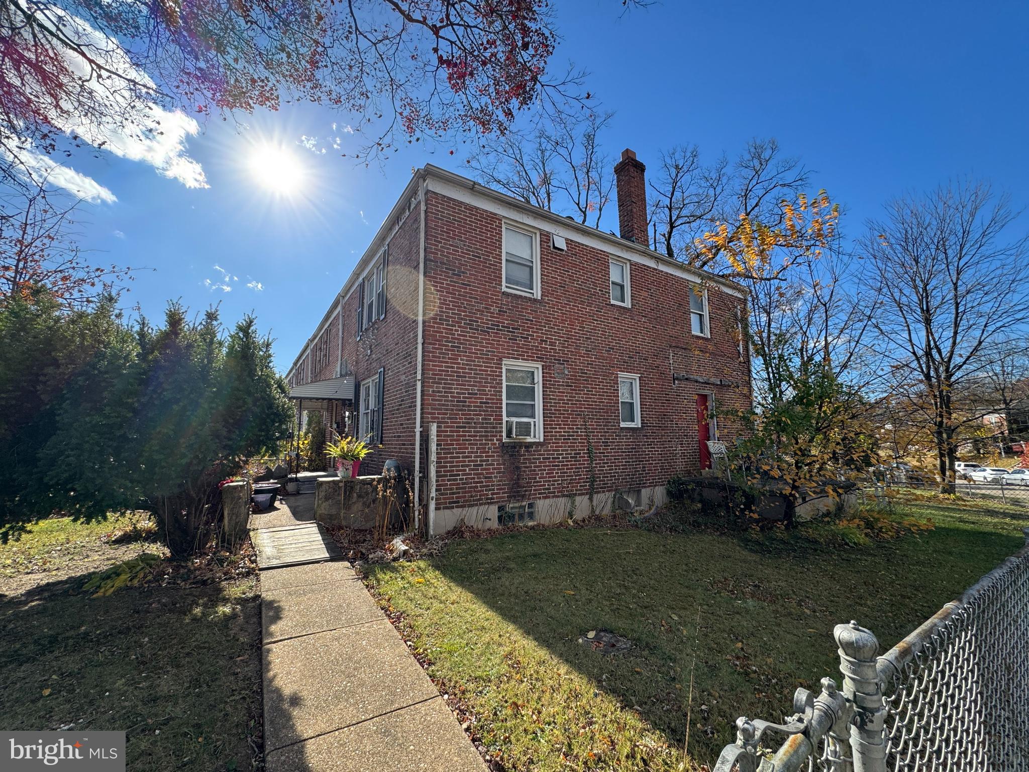 5814 The Alameda Baltimore, MD 21239 - Photo 4 of 8 Side
