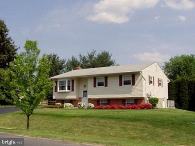24305 Log House Road Gaithersburg, MD 20882 - Photo 14 of 15 Exterior #4