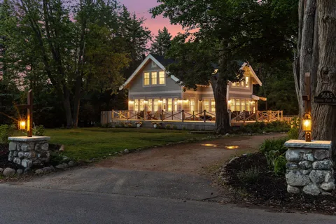 $750,000 | 5685 Howards Point Road, Excelsior, MN 55331