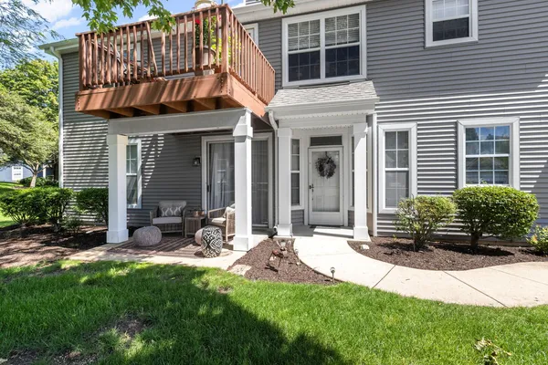 $270,000 | 2071 Waverly Lane, Algonquin, IL 60102