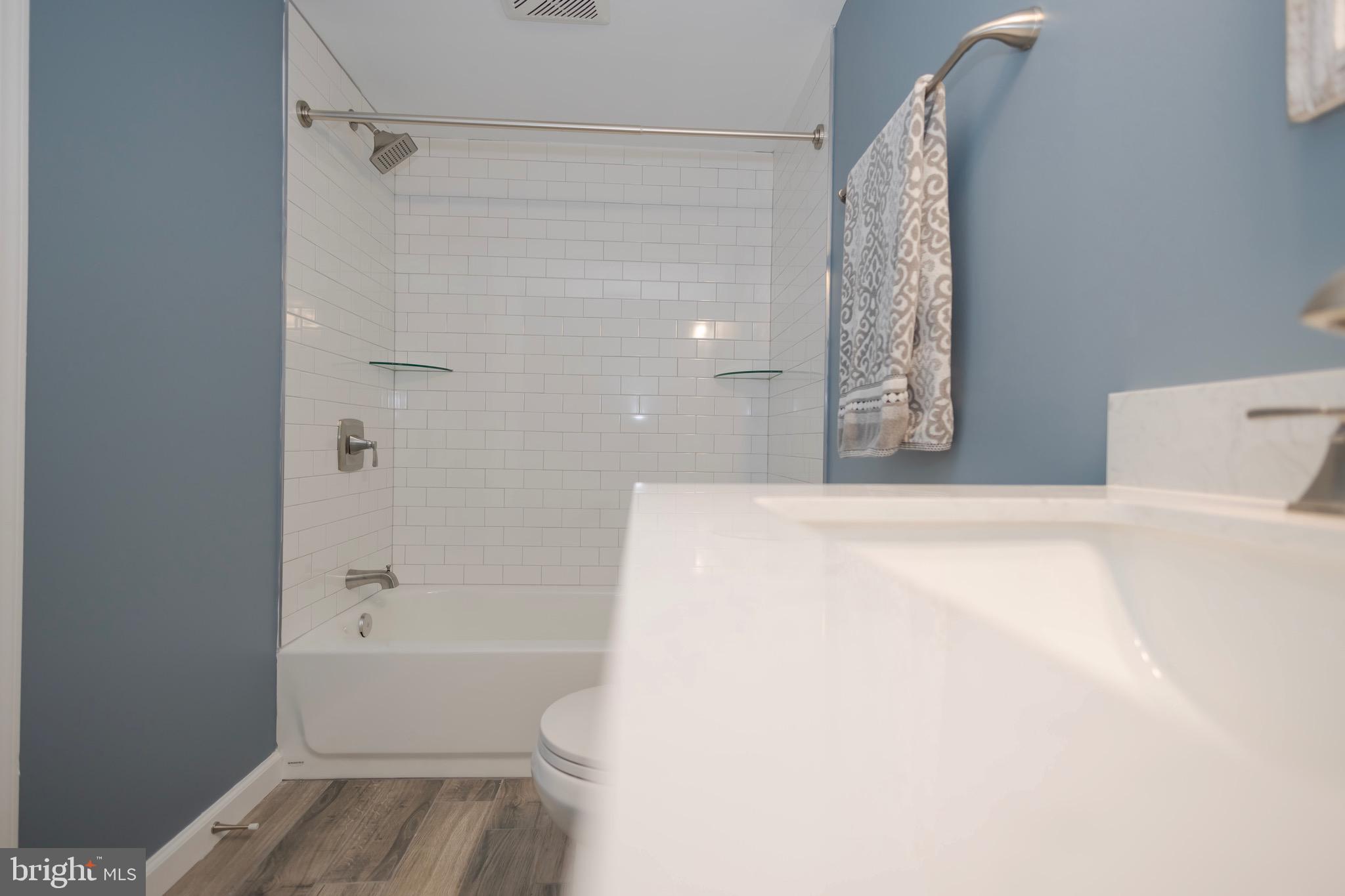 4545 Bill Moxley Road Mount Airy, MD 21771 - Photo 25 of 33 a bathroom with a bathtub and shower