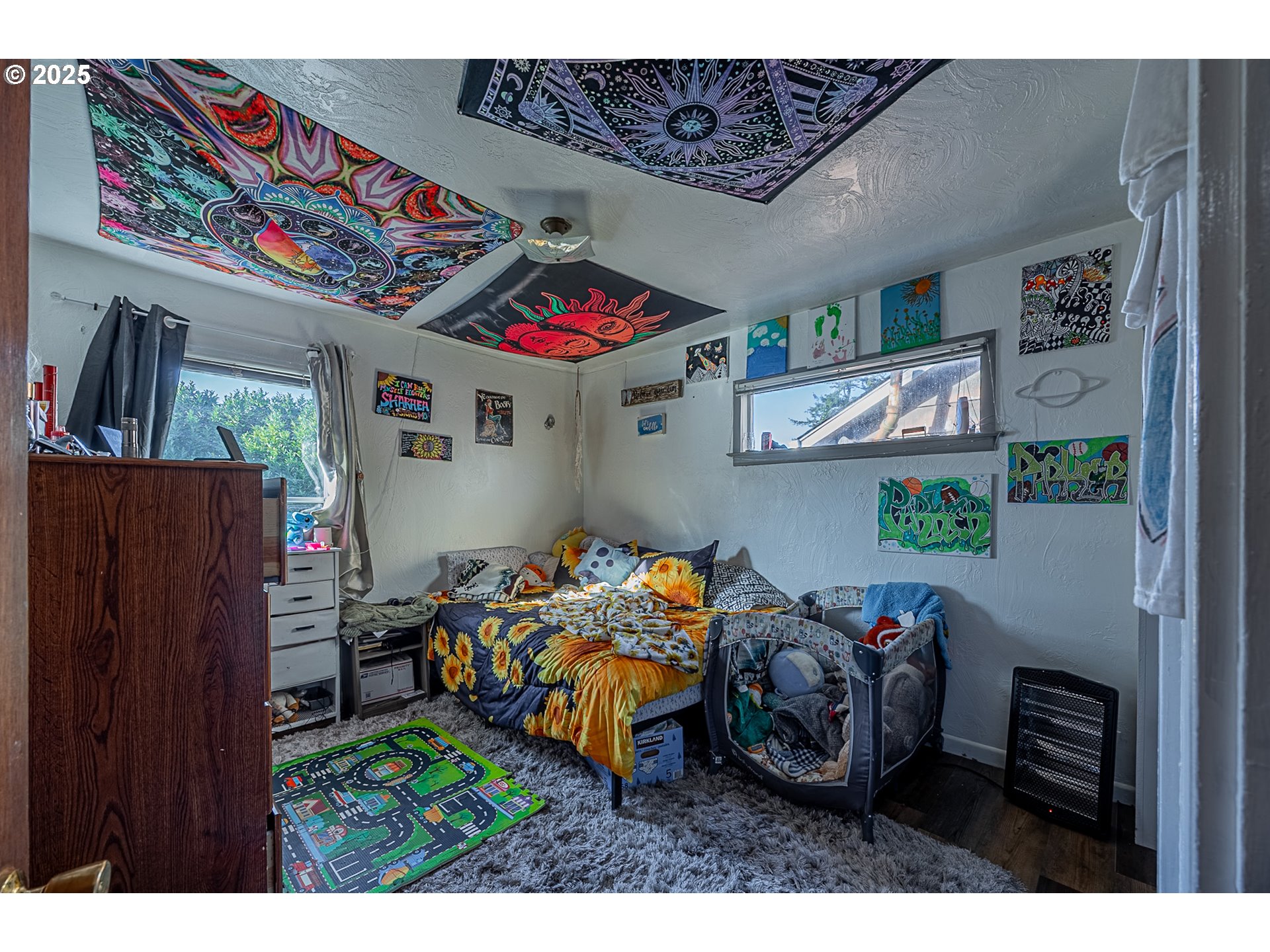 1860 Meade Avenue North Bend, OR 97459 - Photo 11 of 38 a backyard of a house with table and chairs