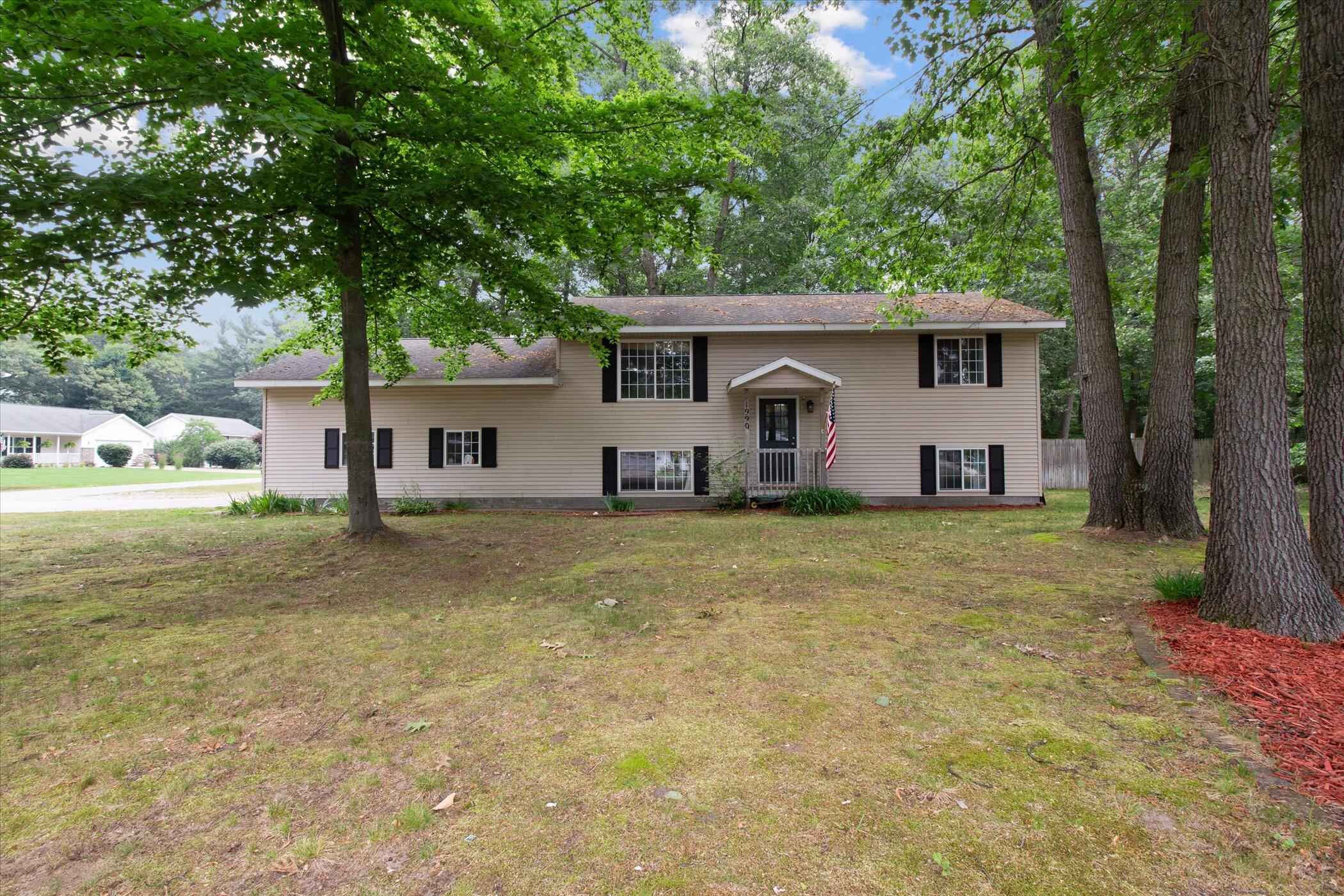 1990 Riegler Road Muskegon, MI 49445 - Photo 3 of 38 MainPhoto